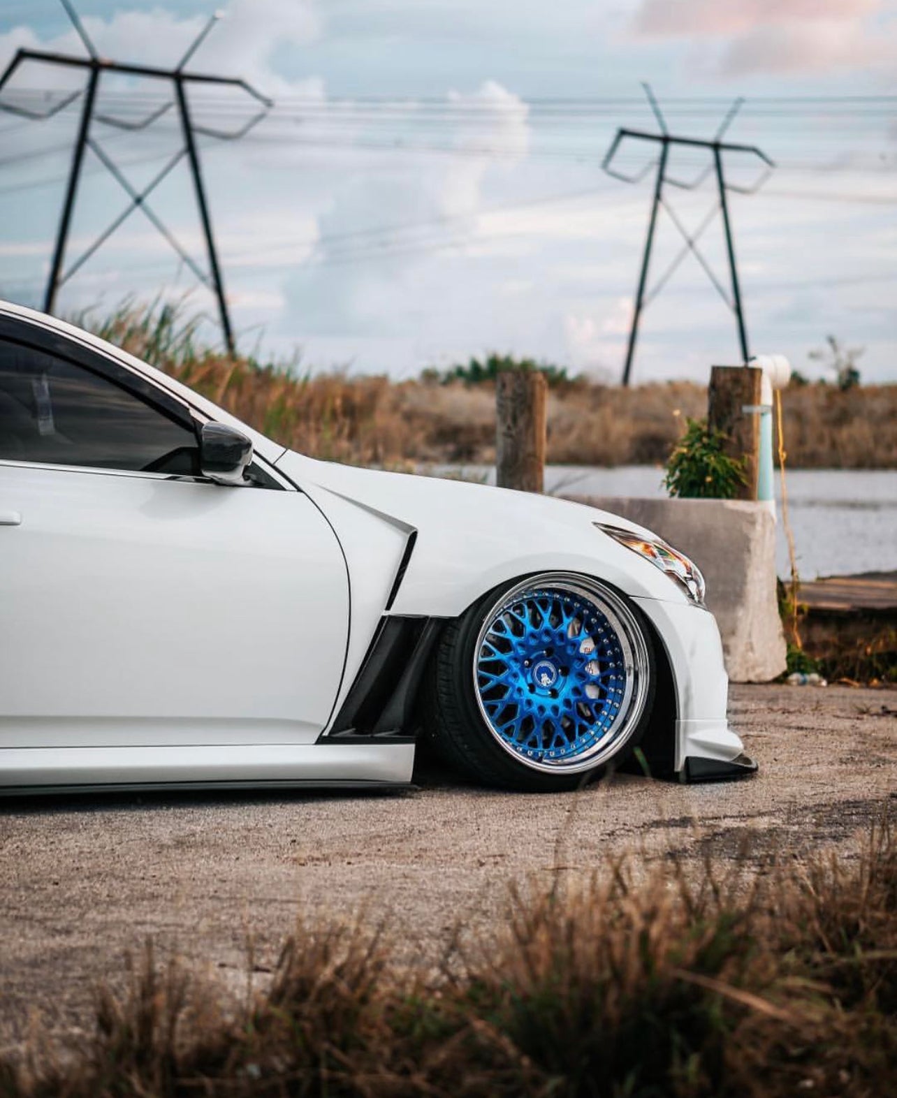 2007+ INFINITI CARBON FIBER SIDE SPLITTERS