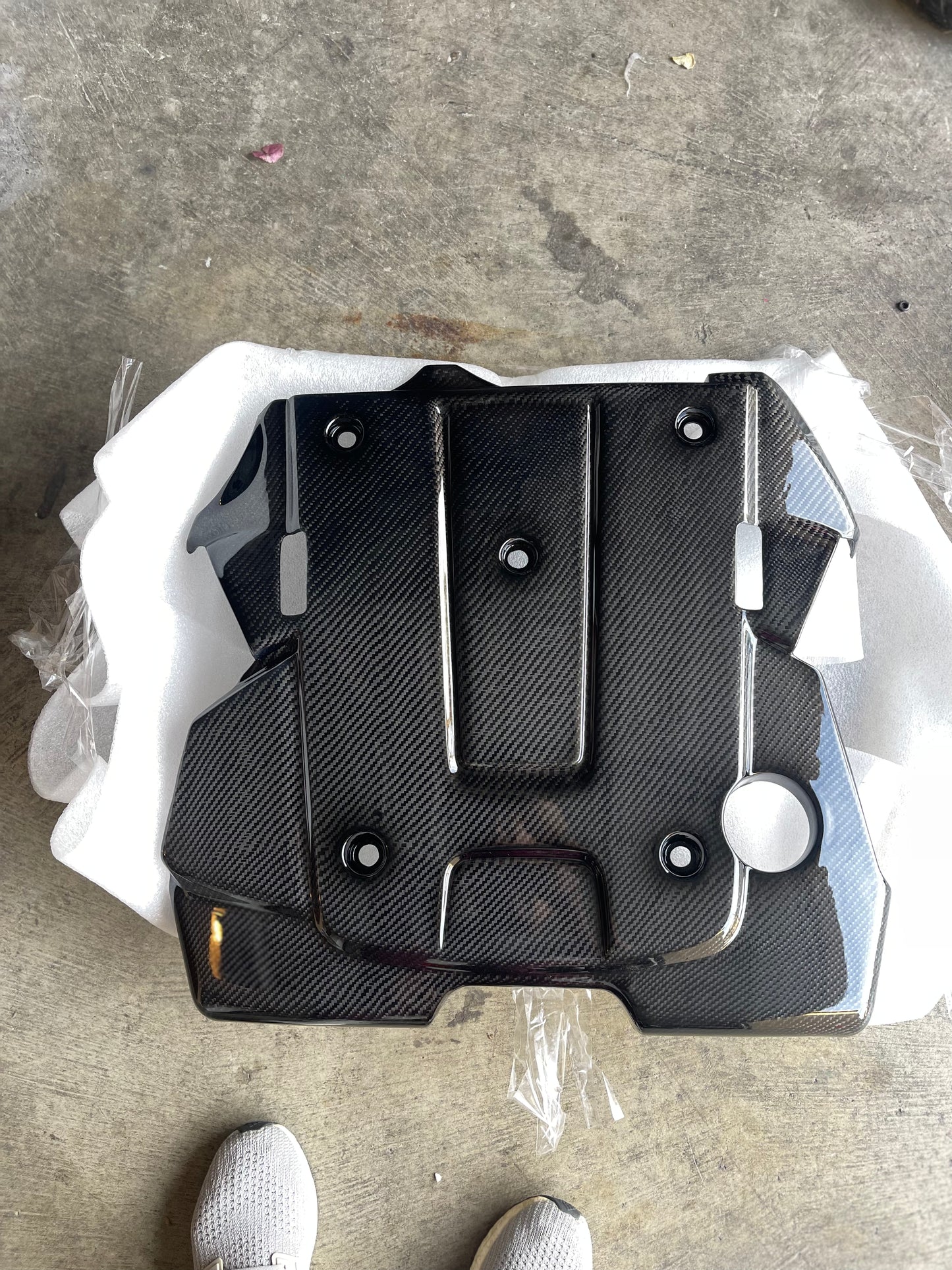 2007 + INFINITI G CARBON FIBER ENGINE COVER